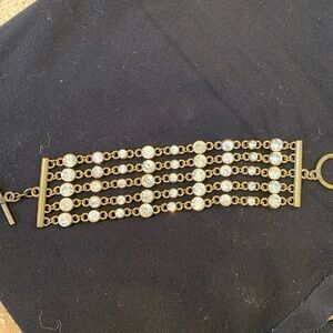 Elegant Gold and rhinestone bracelet